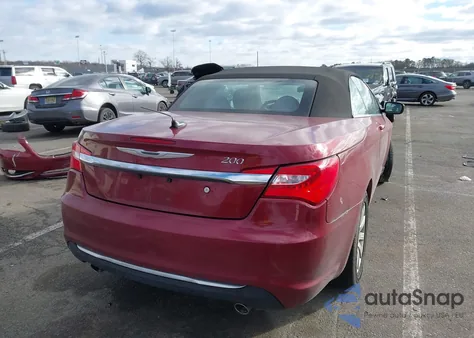 2013 Chrysler 200 Touring z USA, uszkodzony, nr VIN 1C3BCBEG3DN706782